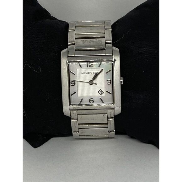 Michael Kors MK-3146 Women Silver Stainless Steel Analog Dial Quartz Watch VK443